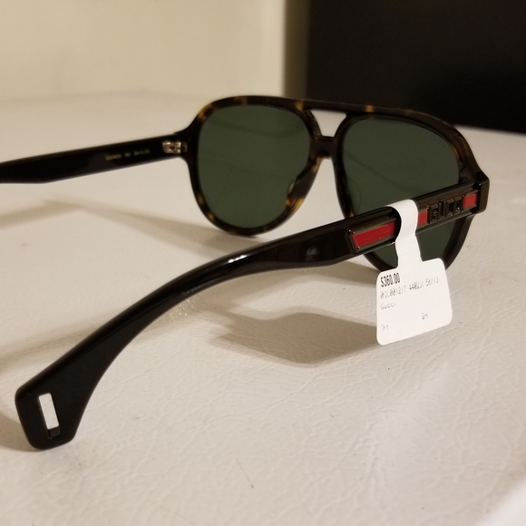 AUTHENTIC GUCCI SUNGLASSES - Picture 3 of 5